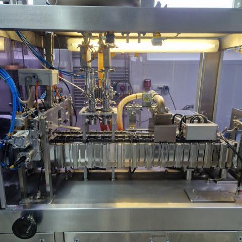 Galdi RG21 Giebdeldach Karton Abfüllanlage mit Verschluß Applikator (3)