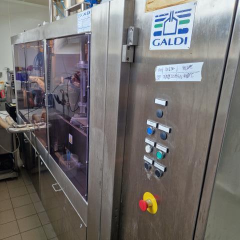 Galdi RG21 Giebdeldach Karton Abfüllanlage mit Verschluß Applikator (5)