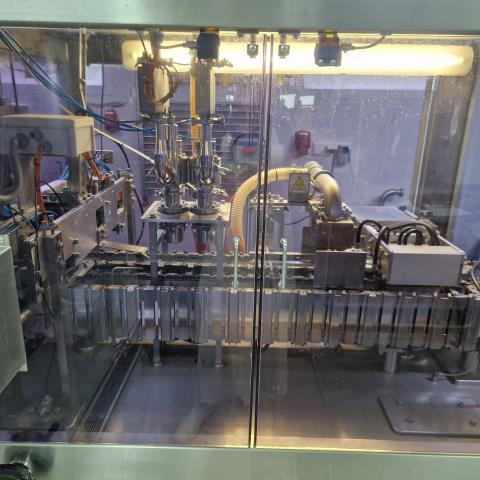 Galdi RG21 Giebdeldach Karton Abfüllanlage mit Verschluß Applikator (9)