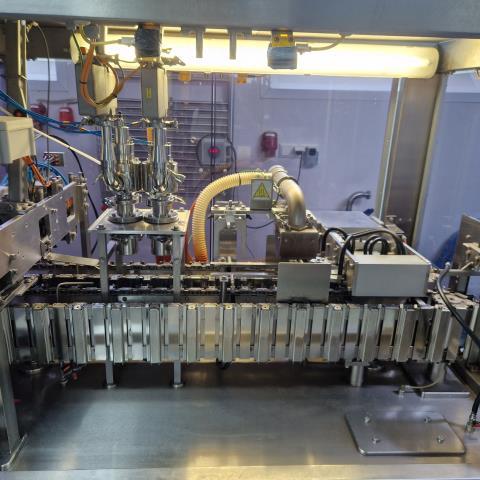 Galdi RG21 Giebdeldach Karton Abfüllanlage mit Verschluß Applikator (10)